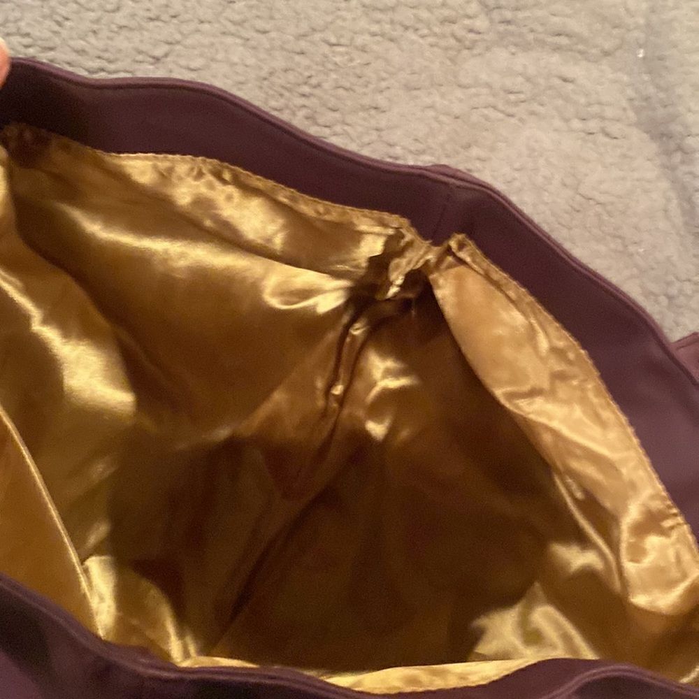 Selena Gomez Purple Tote With Lips Purple & Gold - Picture 6 of 8